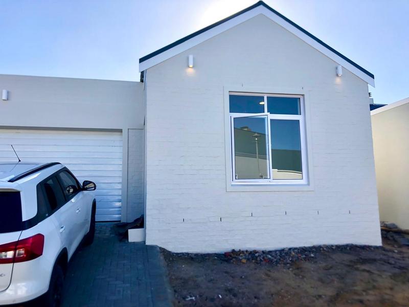 3 Bedroom Property for Sale in Sandbaai Western Cape